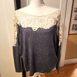 Windsor Women's Lace Accented Neckline Lightweight Sweater